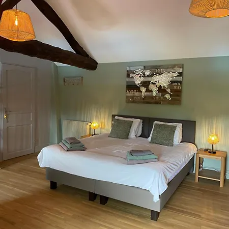Bed & Breakfast Favau