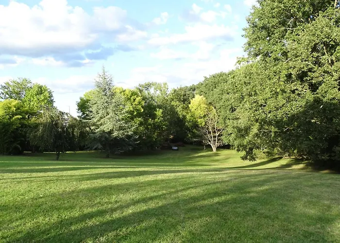 Bed & Breakfast Favau *