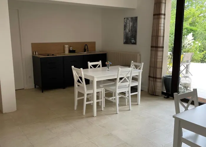 Bed & Breakfast Favau